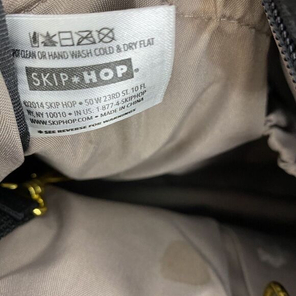 Skip Hop Diaper Bag Black Chelsea Downtown Satchel Gold Hardware Baby Pockets - Picture 8 of 12